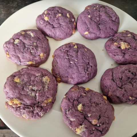 Homemade Blueberry and White Chocolate Chip Cookies