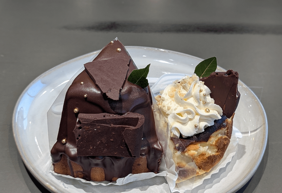 Hazelnut cheesecake and Häagen- Dazs Tart